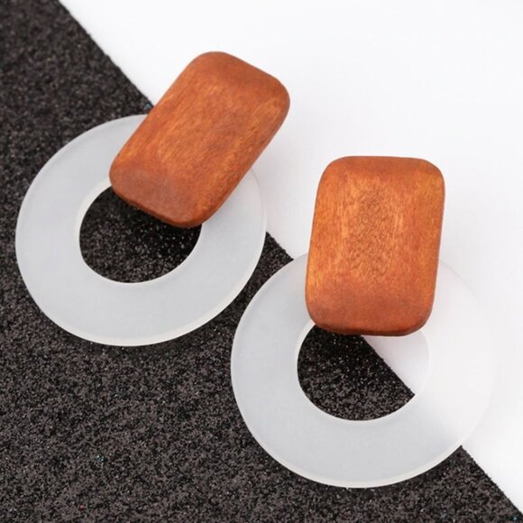 New fashion earrings wooden jewelry white brown - Picture 1 of 1